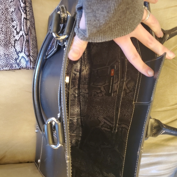 Wilson's Leather all in one tote - Picture 5 of 5